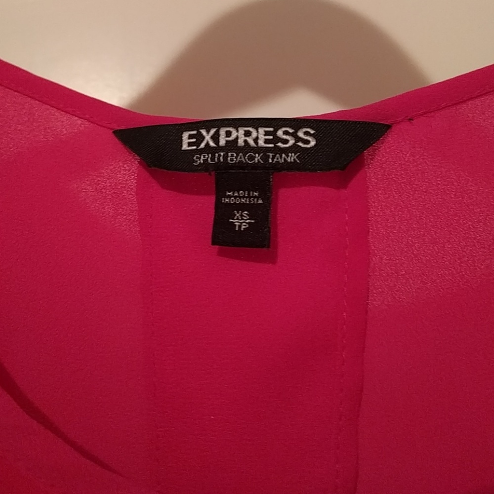 Express Split Back Tank - Picture 3 of 3